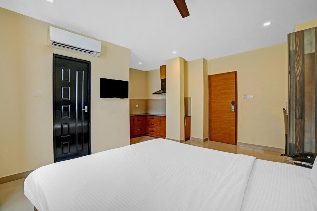 Capital O 87015 Hotel Al Salama Kochi Exteriör bild