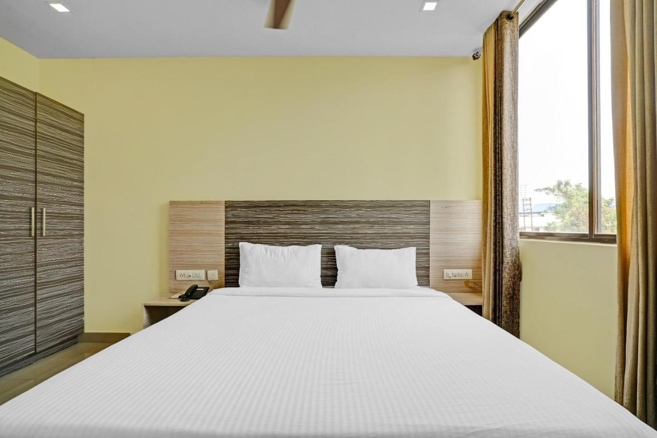 Capital O 87015 Hotel Al Salama Kochi Exteriör bild