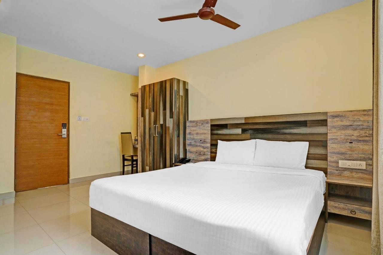 Capital O 87015 Hotel Al Salama Kochi Exteriör bild
