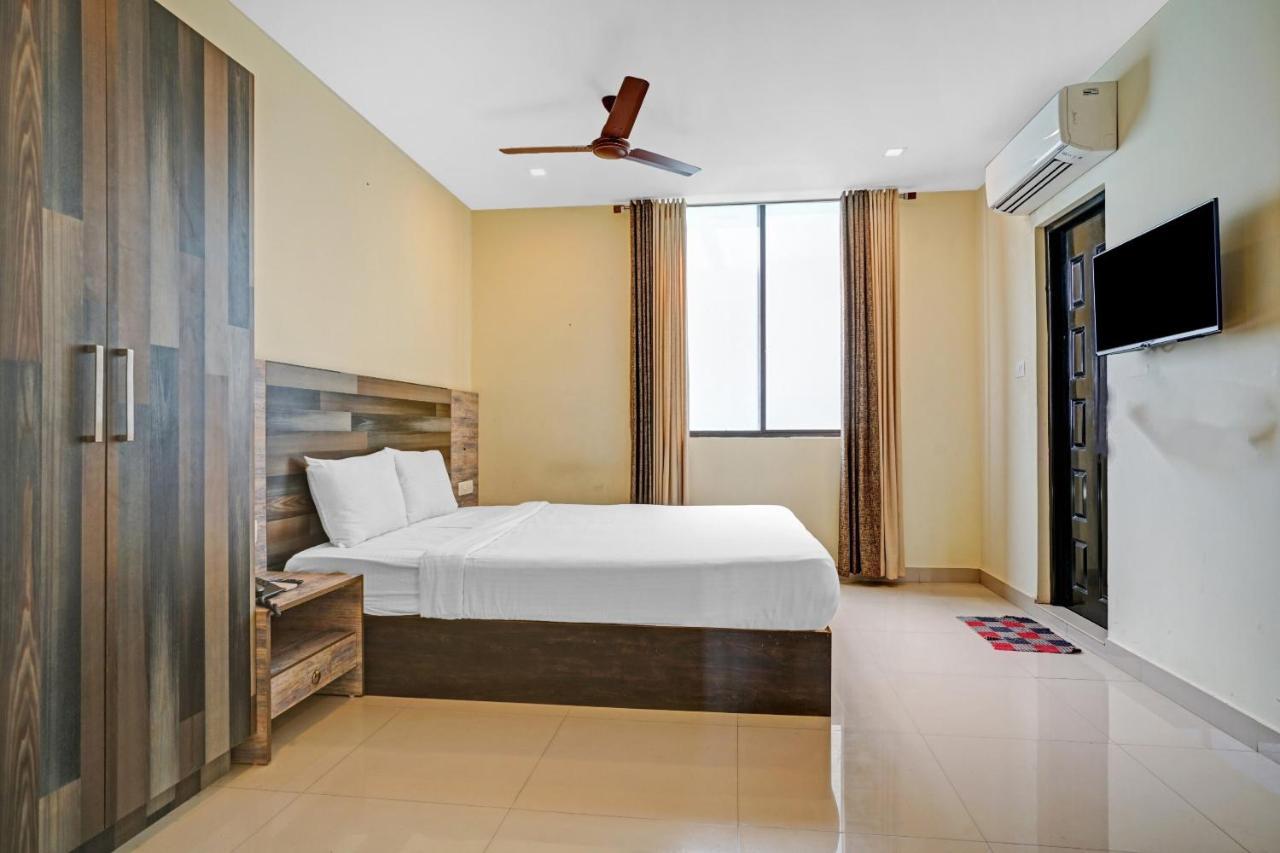 Capital O 87015 Hotel Al Salama Kochi Exteriör bild