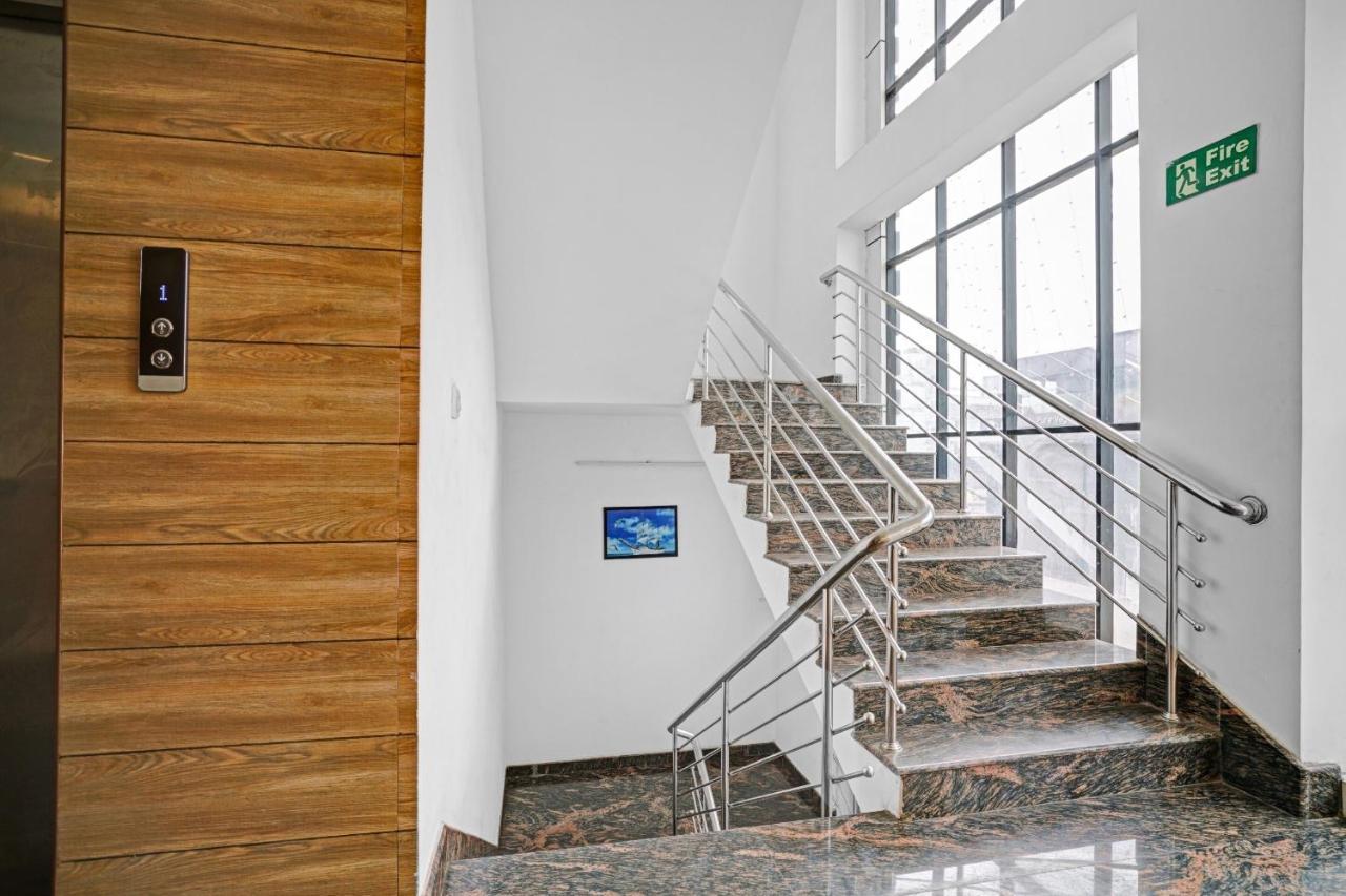 Capital O 87015 Hotel Al Salama Kochi Exteriör bild